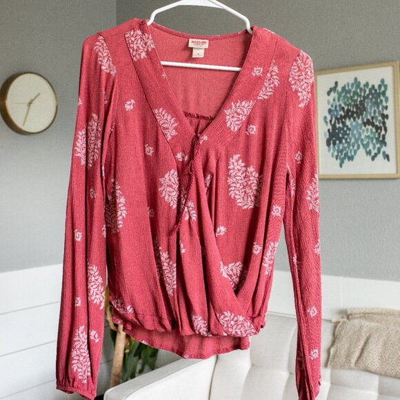 Womens Blouse - Picture 1 of 4